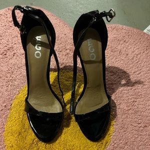 Black sandal heels
